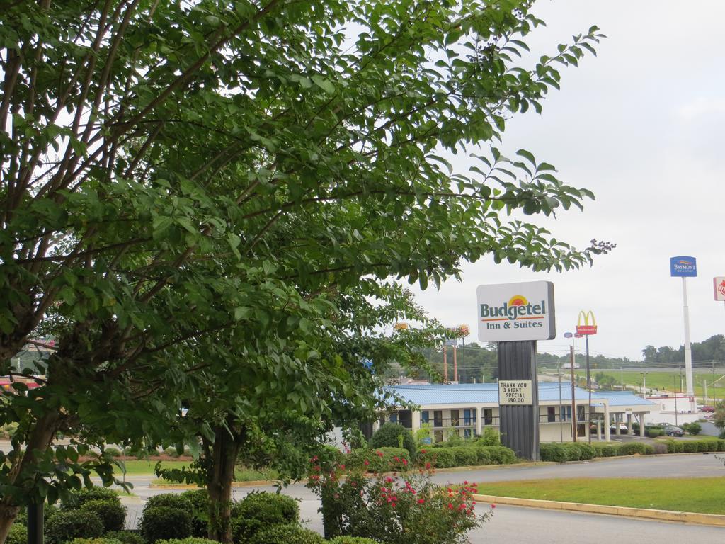Budgetel Inn & Suites Macon Esterno foto
