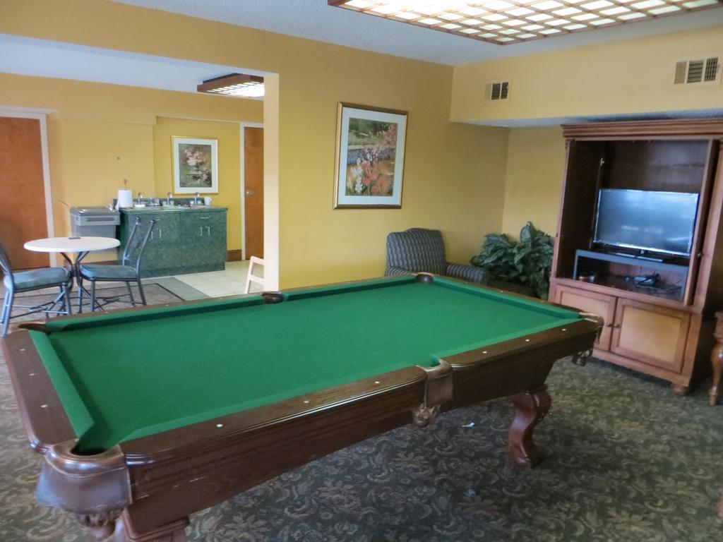 Budgetel Inn & Suites Macon Esterno foto