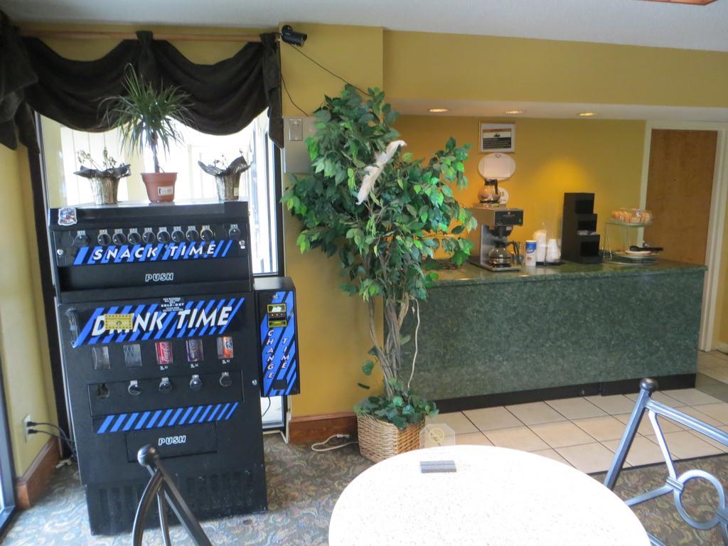 Budgetel Inn & Suites Macon Esterno foto