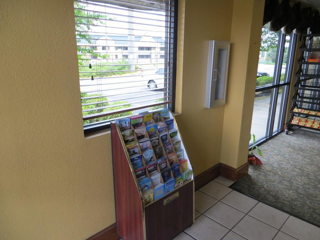 Budgetel Inn & Suites Macon Esterno foto