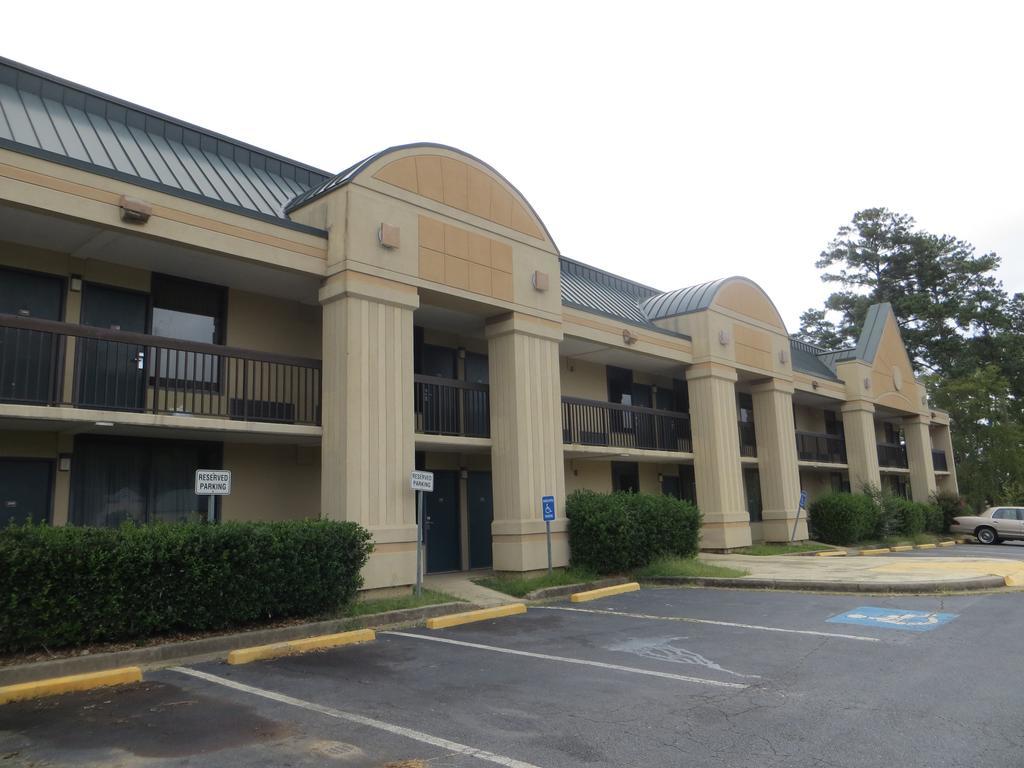 Budgetel Inn & Suites Macon Esterno foto